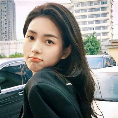 公寓里的两个女人